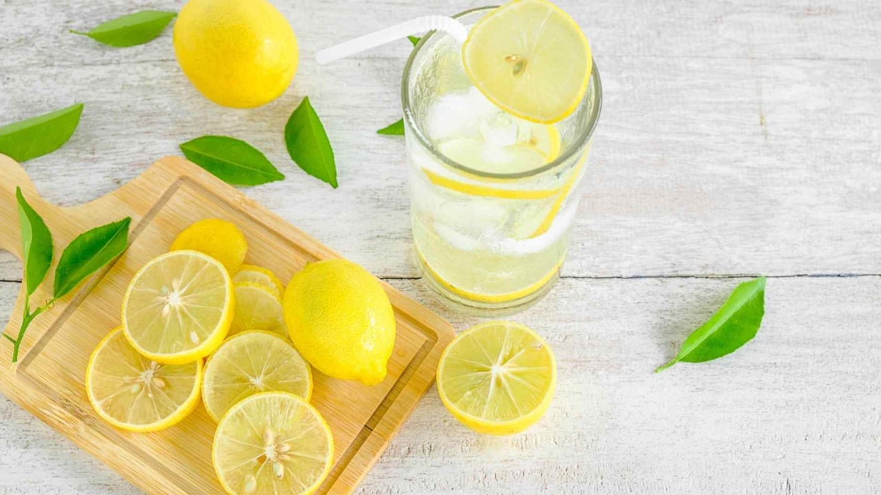 Lemon Water: పరగడుపున నిమ్మరసం తాగితే ఏం జరుగుతుందో మీకు తెలుసా?