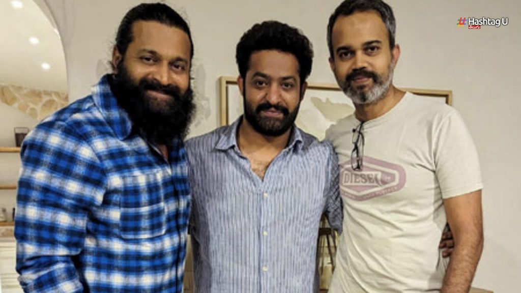 Ntr With Two Super Talented Directors Photo Viral In Social Media