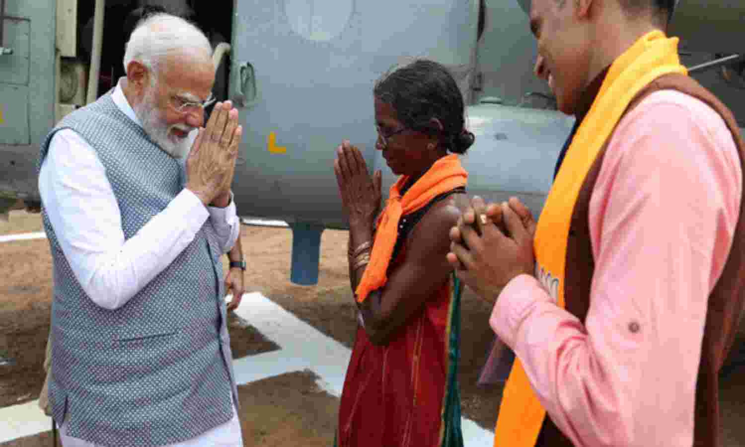 PM Modi: పండ్లు అమ్ముకునే మహిళ చేసిన పనికి మోడీ ఫిదా