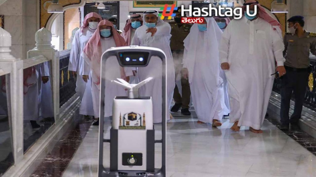 Robots welcoming Saudi Grand Mosque