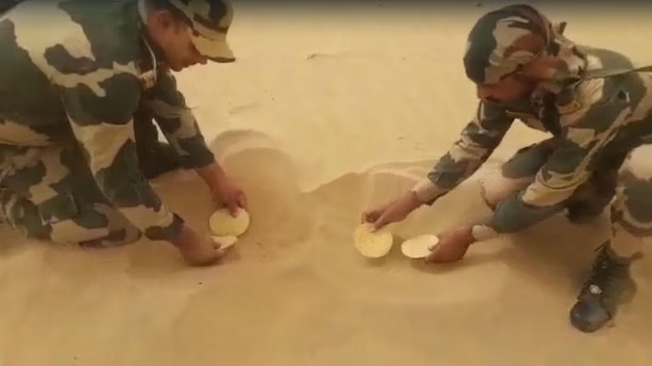 Viral Video: రాజస్థాన్‌ ఎడారుల్లో ఇసుక వేడితో పాపడ్ కాల్చిన BSF సైనికులు