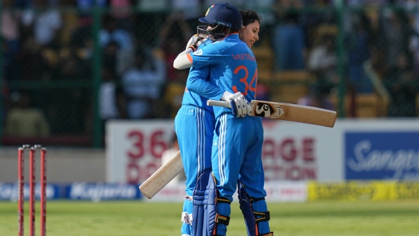 IND-W vs SA-W First ODI: దక్షిణాఫ్రికాపై సెంచరీతో కదం తొక్కిన స్మృతి మంధాన