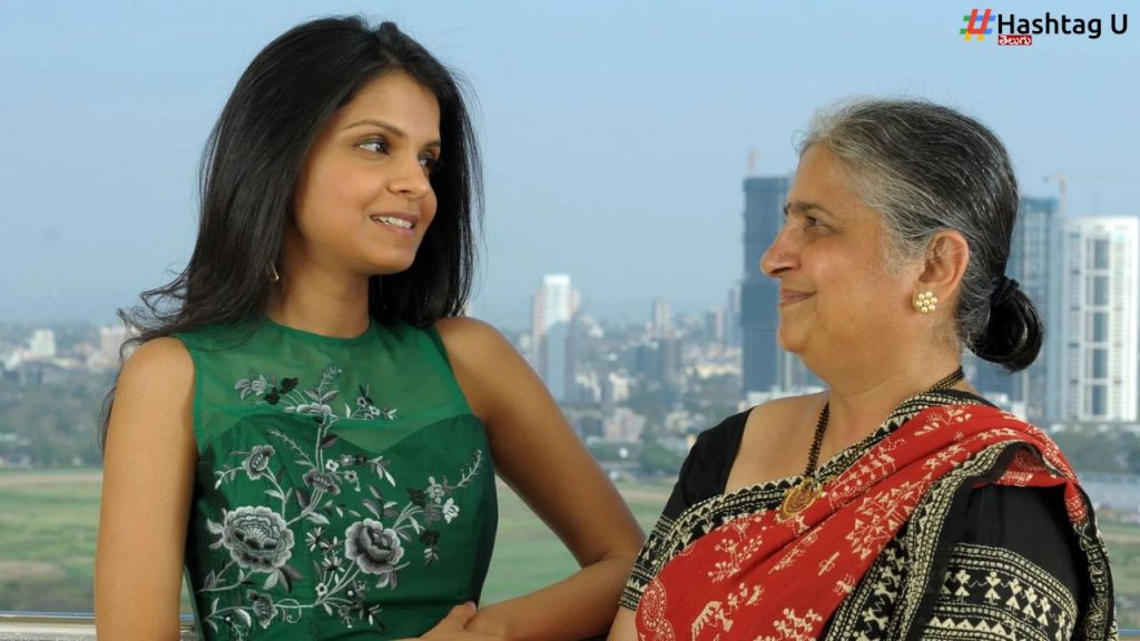 Sudha Murty And Akshata Murty