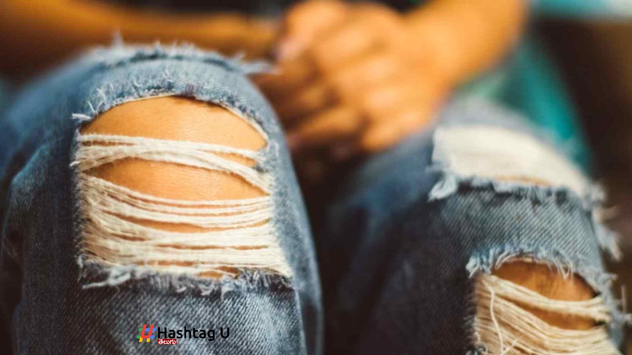 Torn Jeans Ban : టీషర్ట్, చిరిగిన జీన్స్‌తో కాలేజీకి రావొద్దు