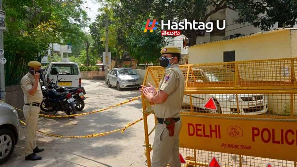 delhi-police-uniform-may-change-with-cargo-pants-t-shirts