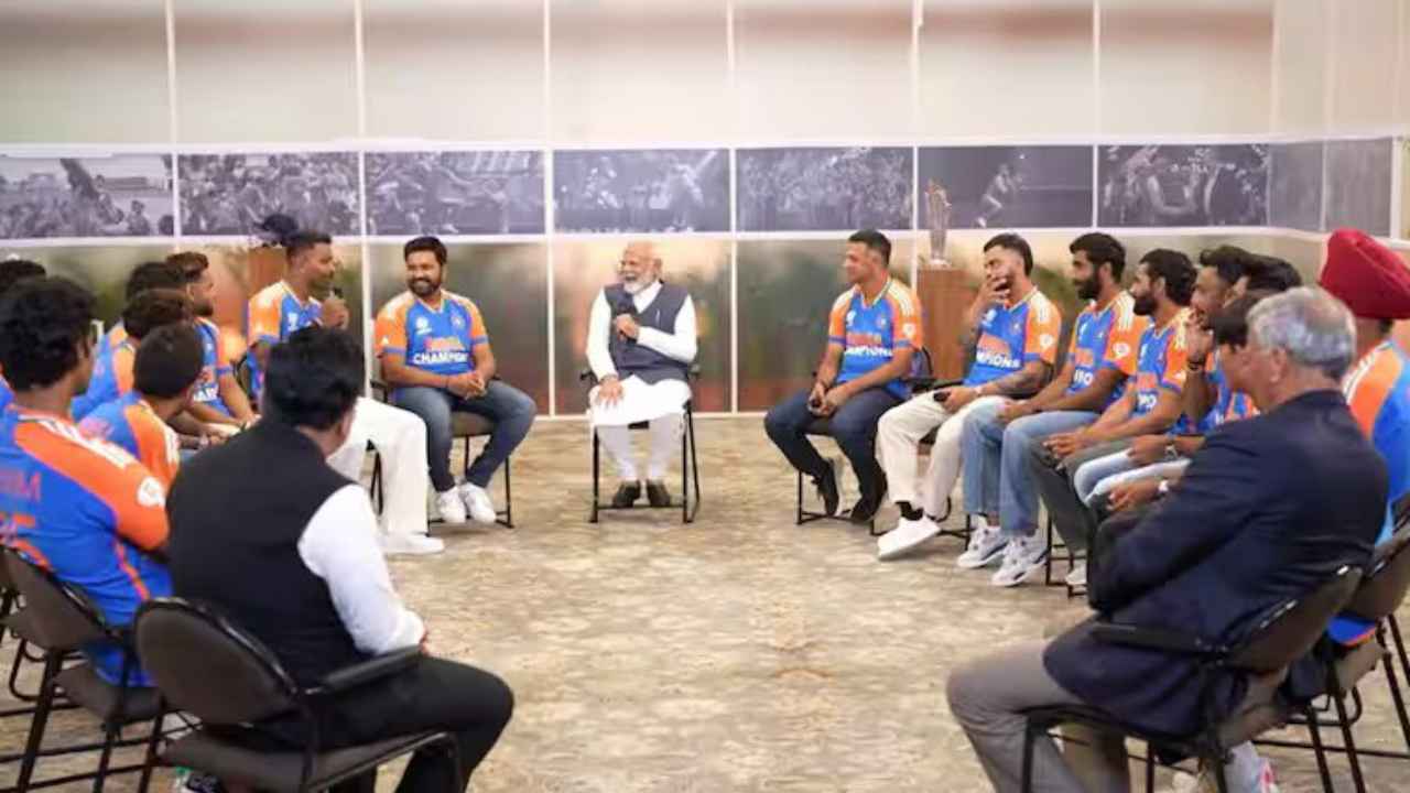 PM Modi Meets Team India: ప్ర‌ధాని మోదీతో టీమిండియా ఆటగాళ్లు.. వీడియో వైర‌ల్‌..!