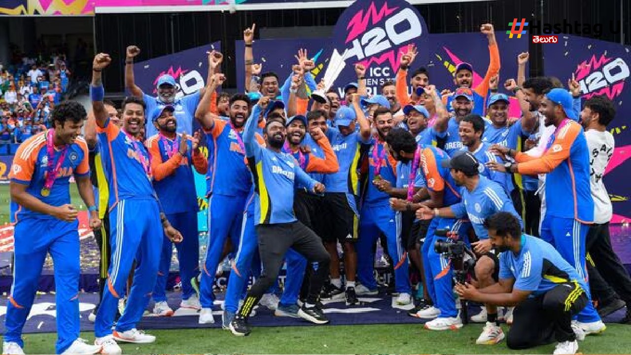 India Team :  మరో 24 గంటలు బార్బడోస్‌లోనే భారత జట్టు.!