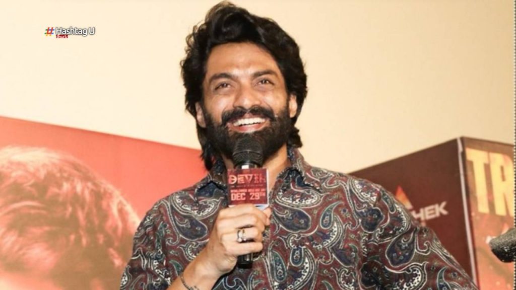 Kalyan Ram Movie With Sukumar Asistent
