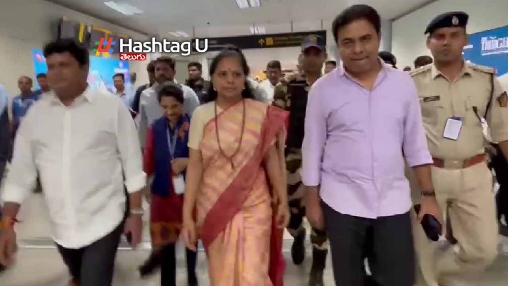 brs-mlc-kavitha-reached-shamshabad-airport