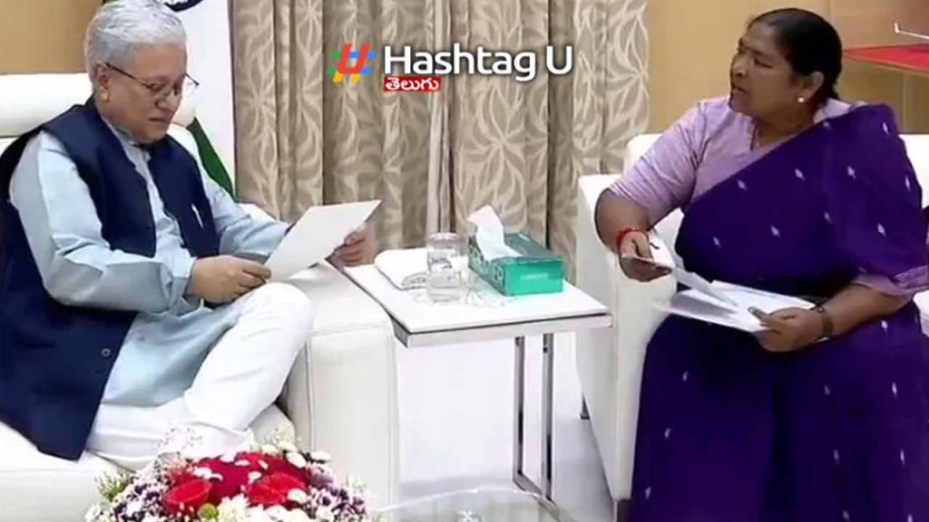Minister Seethakka meet with the Governor.. Appealed to pass key bills