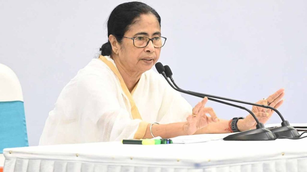 Contest alone..No alliance with Congress: Mamata Banerjee