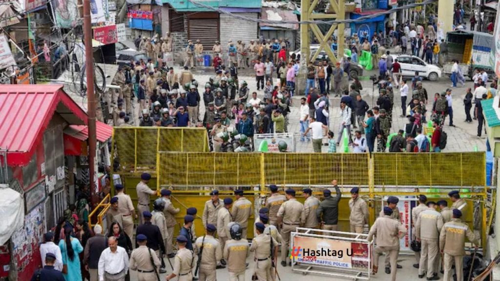 Locals Vs Cops Clash In Shimla Min