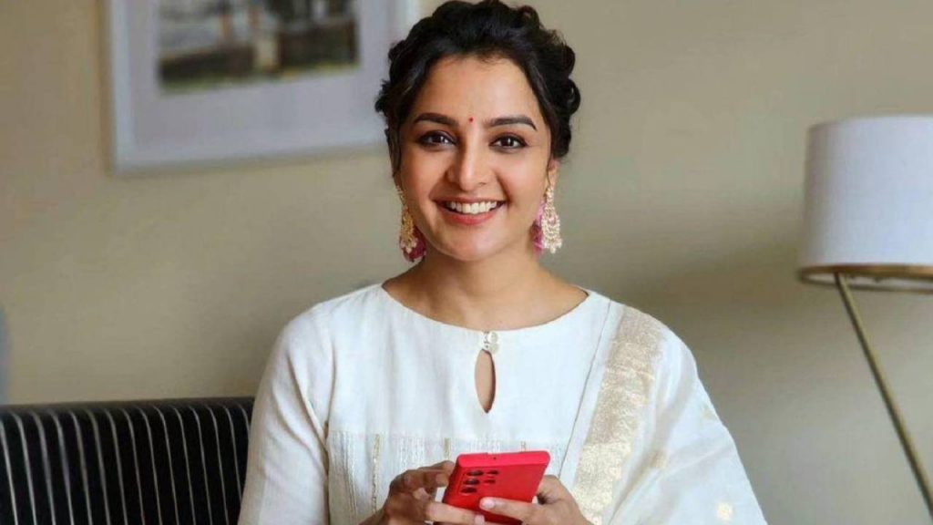 Manju Varrier About Rajinikanth Amitabh Bachchan Vettaian