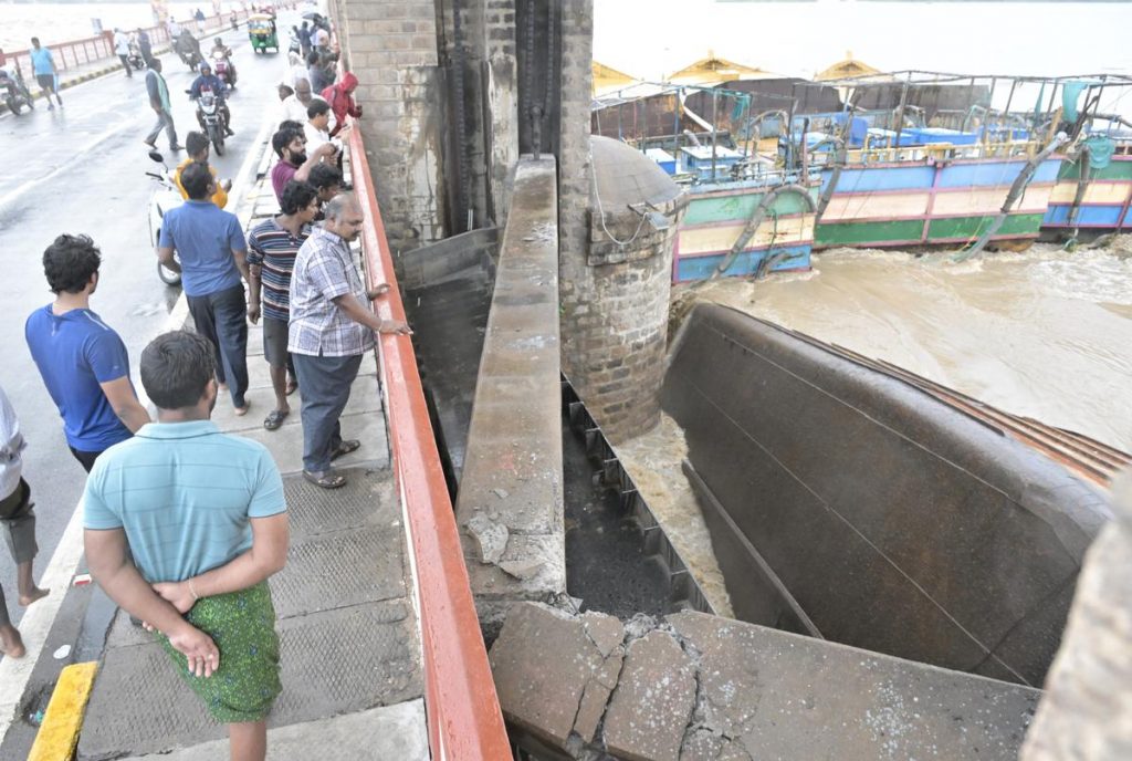 Prakasam Barrage Gates