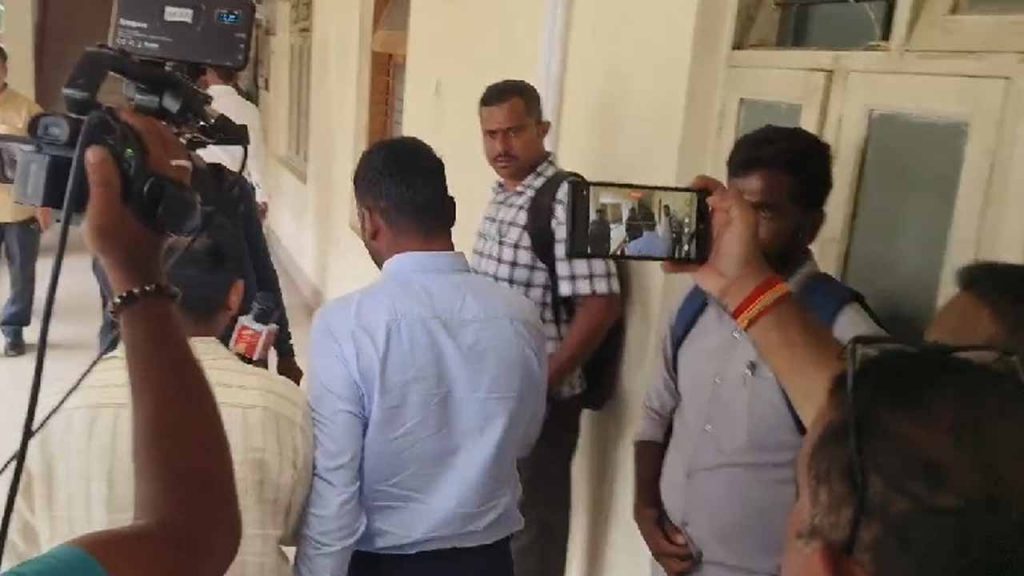 Enforcement Directorate team conducts raids at MUDA office in Mysore.