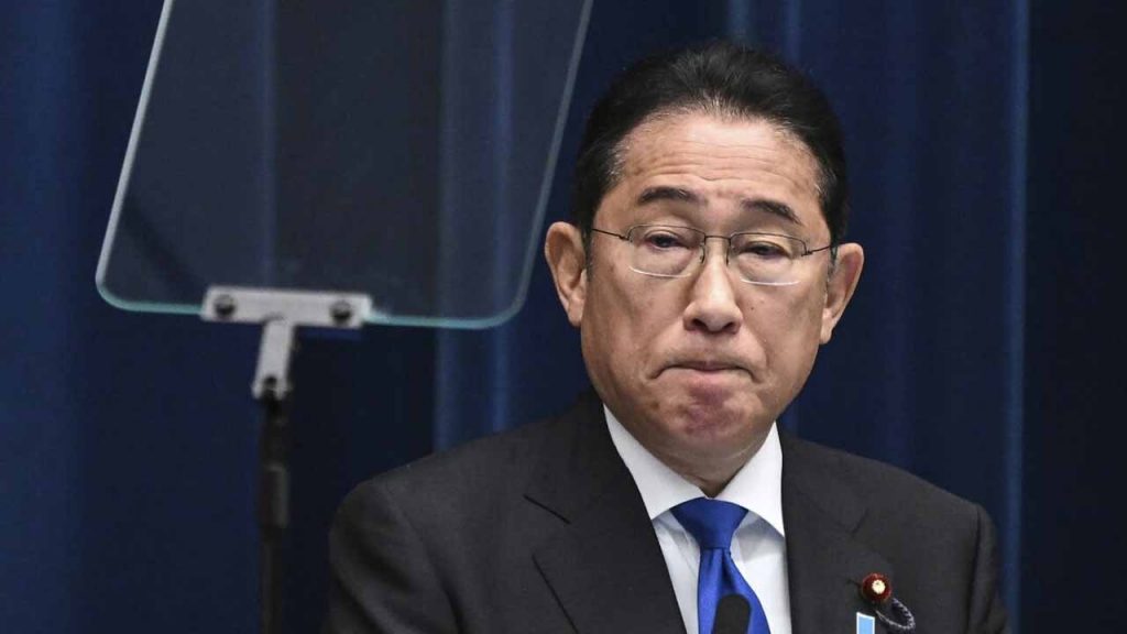 Japanese Prime Minister Fumio Kishida resigns