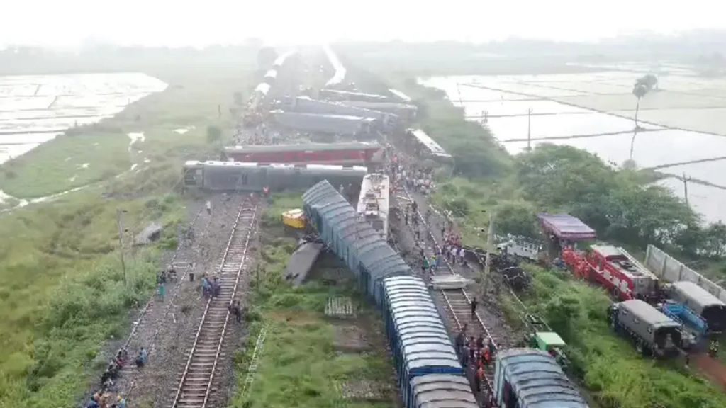 Tamil Nadu Train Accident 12 Coaches Derail