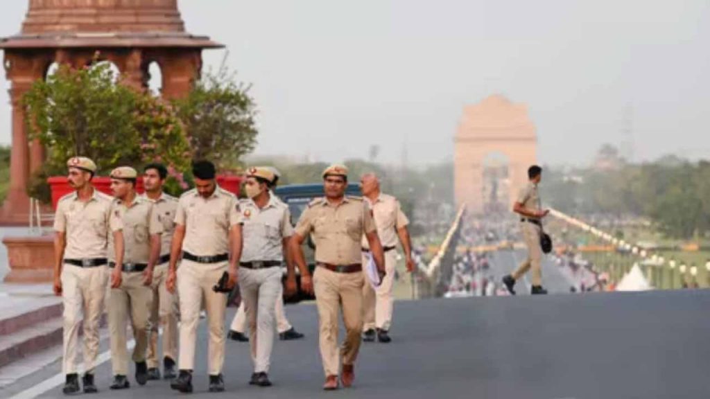Terror attacks during festivals.. High alert in Delhi..!