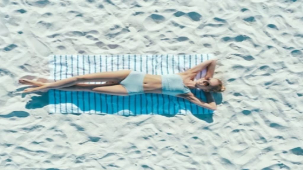 Sunbathe