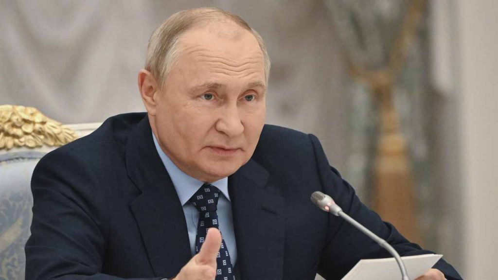 India is a great country: Russian President praises..