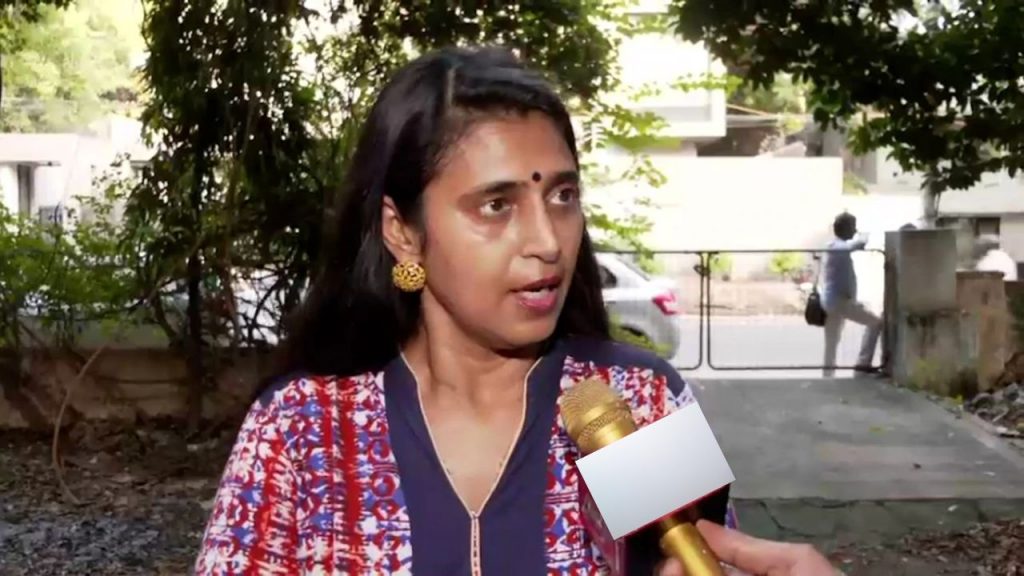 Actress Kasthuri Shankar Chennai Telugu People Tamil Nadu
