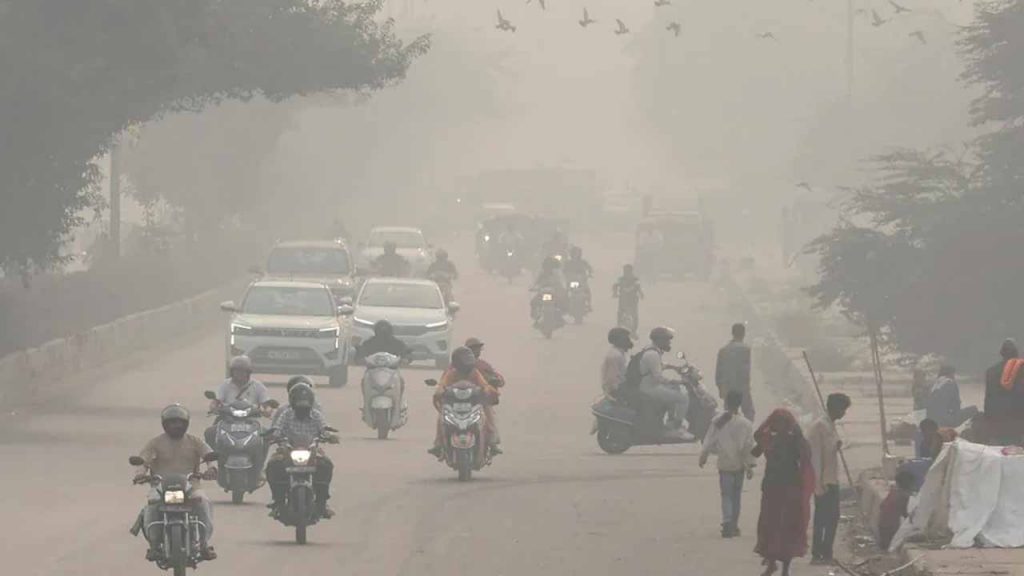 Heavy air pollution in Delhi..New rules from tomorrow..!