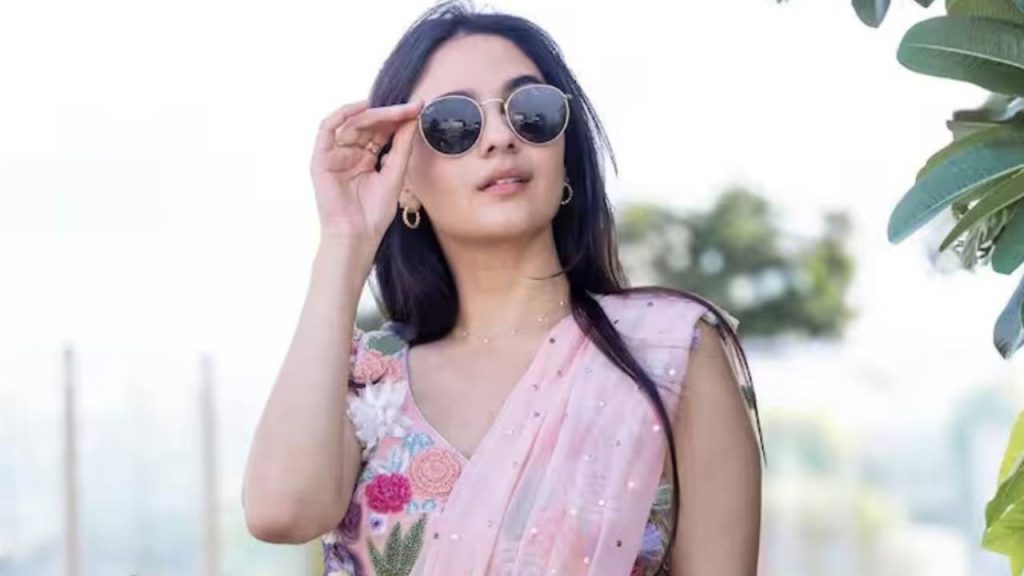 Prabhas Heroine Imanvi Dates Blocked By Mytri Movie Makers