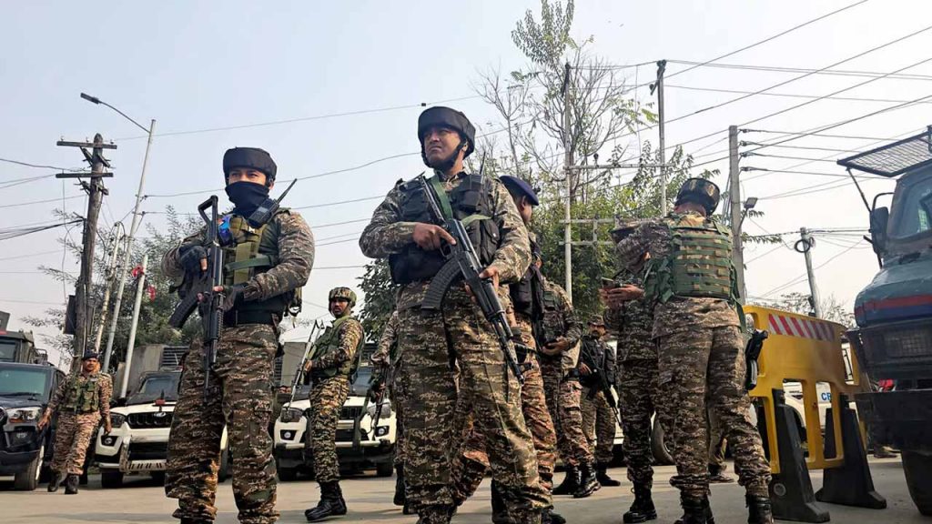 Terror attack in Jammu and Kashmir.. 12 people injured