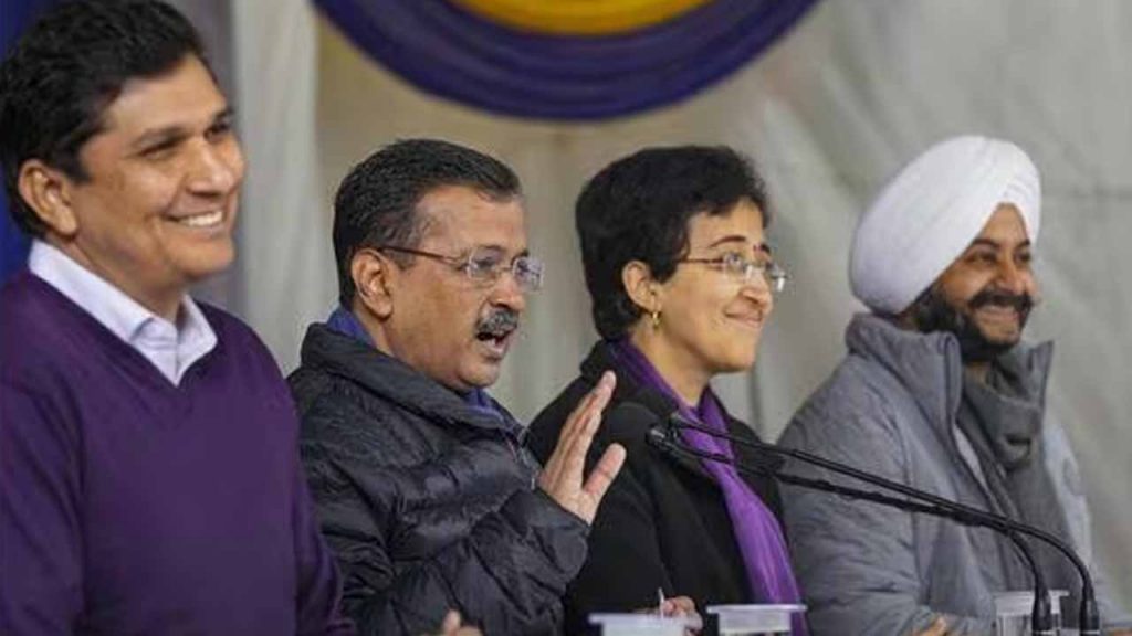 Rs.18 thousand per month for priests: Arvind Kejriwal