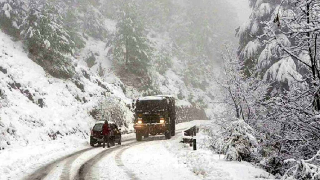 Orange alert for Himachal Pradesh.. 226 roads closed