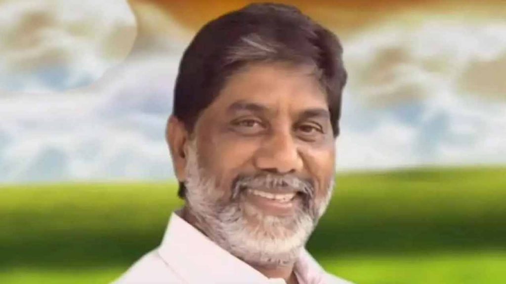 Deputy CM Bhatti Vikramarka meet the villagers of Vallapuram