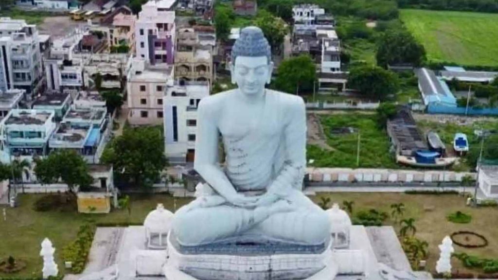 HUDCO's decision to spend Rs. 11 thousand crores for the construction of Amaravati