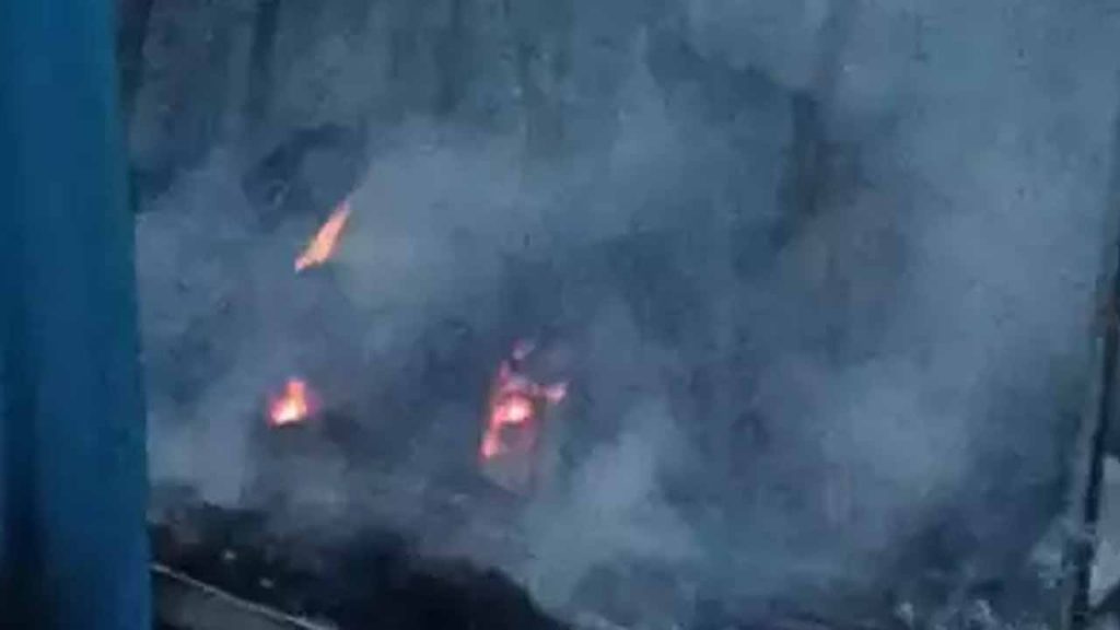 Huge explosion in fireworks factory.. Six people killed