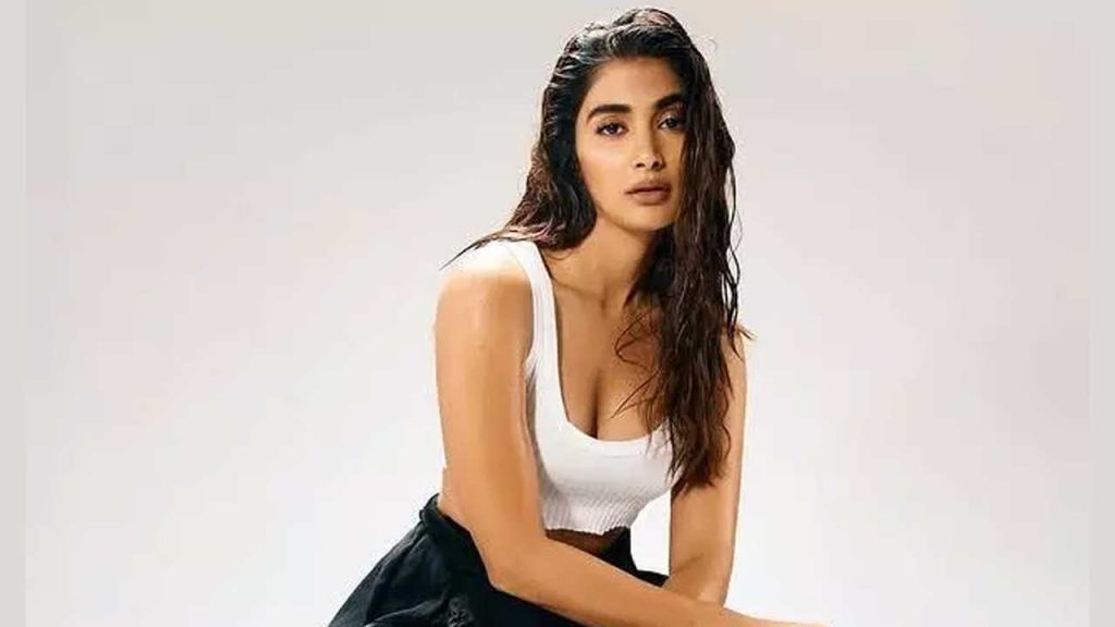 Pooja Hegde In A Deglamorou