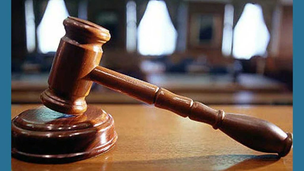 Prisoner Attacks Female Jud