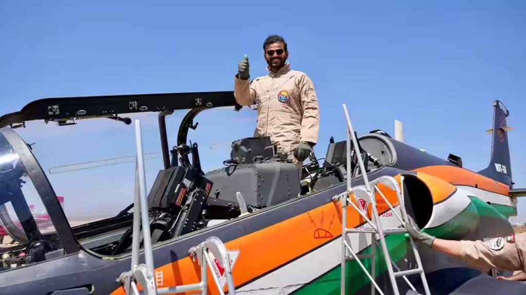 Union Minister Rammohan Naidu flew in a fighter plane..!