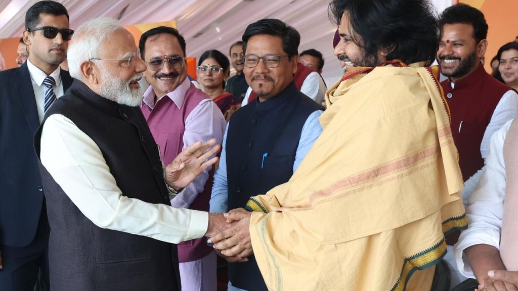 PM Modi Interesting Comments with Pawan Kalyan at Delhi