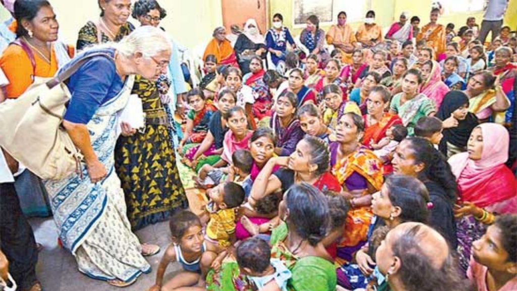 Social Activist Medha Patkar In Hyderabad Police Musi River