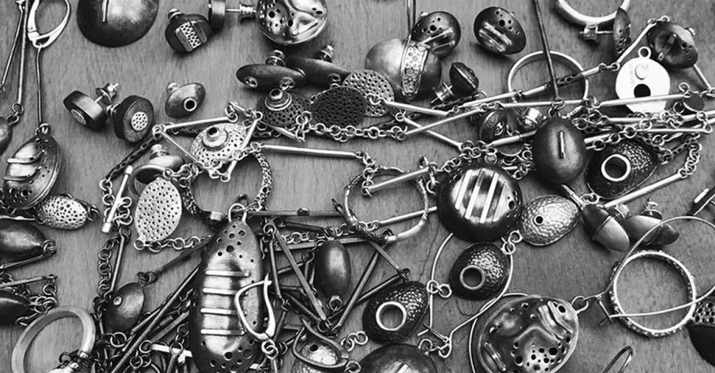 Silver Articles Black