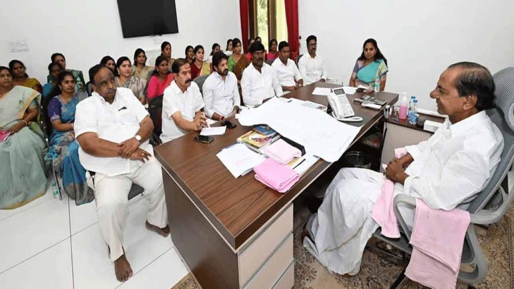 KCR meets BRS leaders..discussions on arrangements for the Silver Jubilee Celebration!