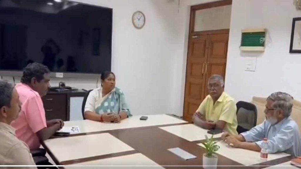 Bharat Bachao representatives appeal to Seethakka