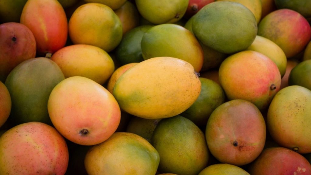 Mangoes With Chemicals