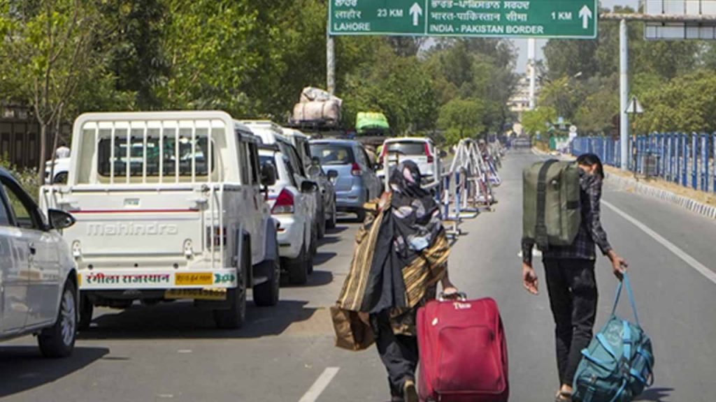 Center has extended the deadline for Pakistanis to leave the country!