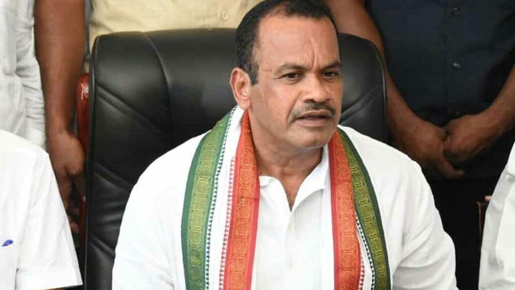 Minister Komatireddy Venkat Reddy comments on brs
