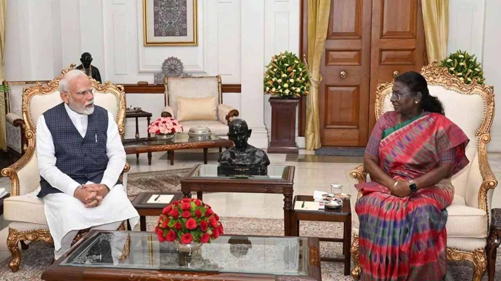 PM Modi meets President Murmu