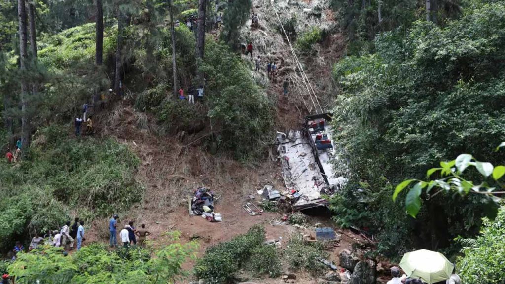 Pilgrim bus falls into valley, 21 dead