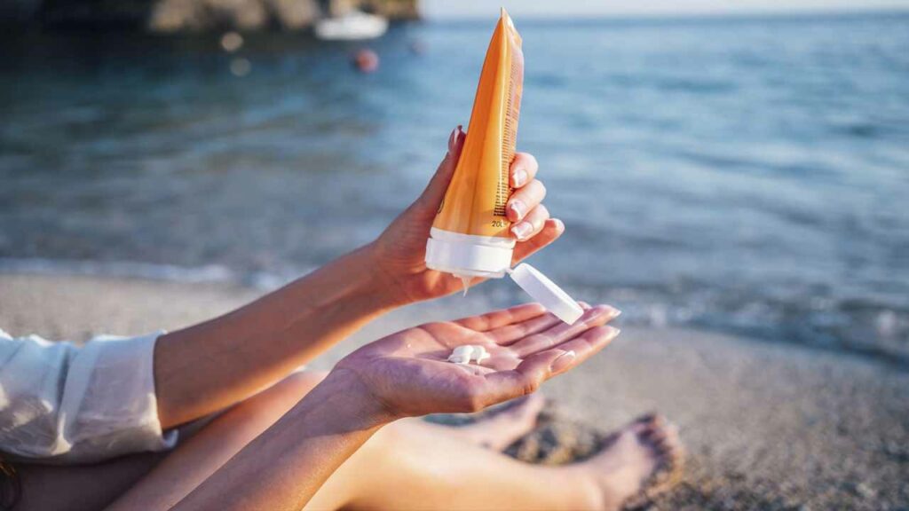Does using sunscreen reduce vitamin D? What are the facts? What do experts say..!