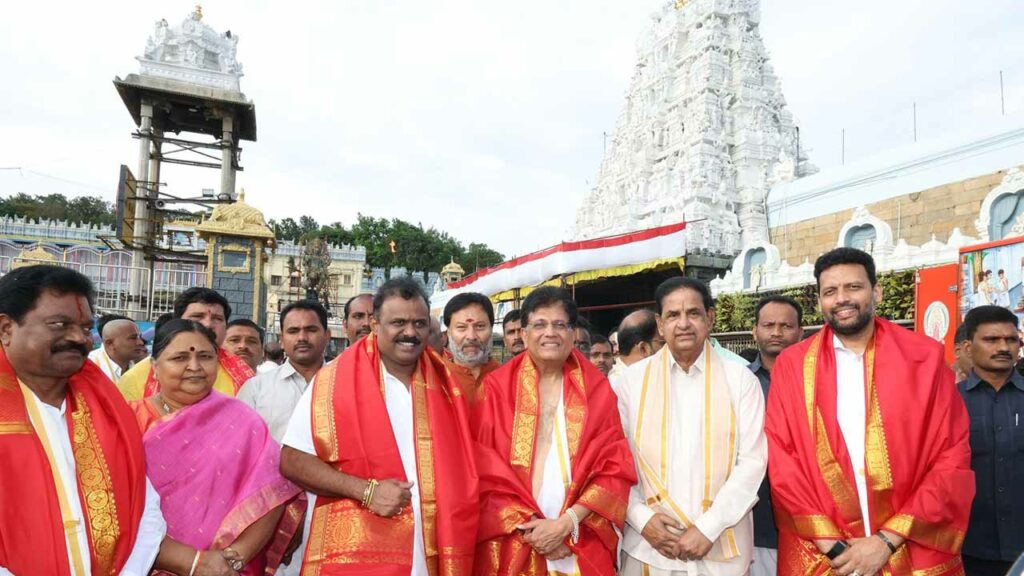 Union Minister Piyush Goyal visited the temple