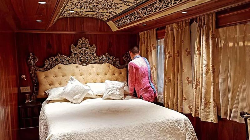 Palace On Wheels Train2