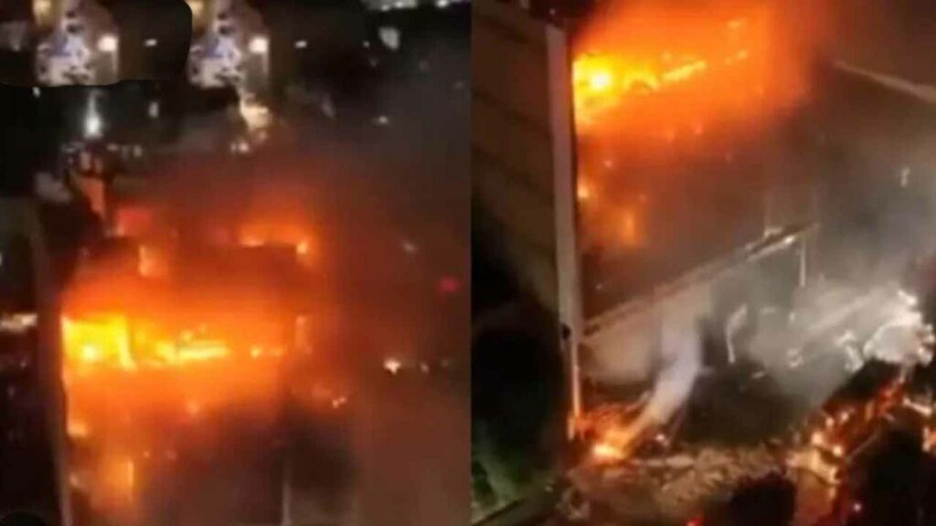 Fire in shopping mall.. 50 people dead